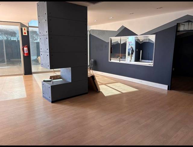 BUSINESS PROPERTY TO RENT IN NORTHGATE ISLAND